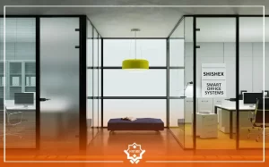دفتر کار با دیوار شیشه‌ ای